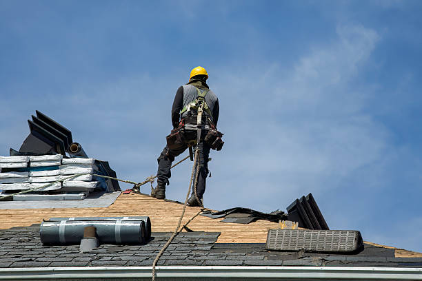 Professional Gutter Installation technician working in Washington, NE